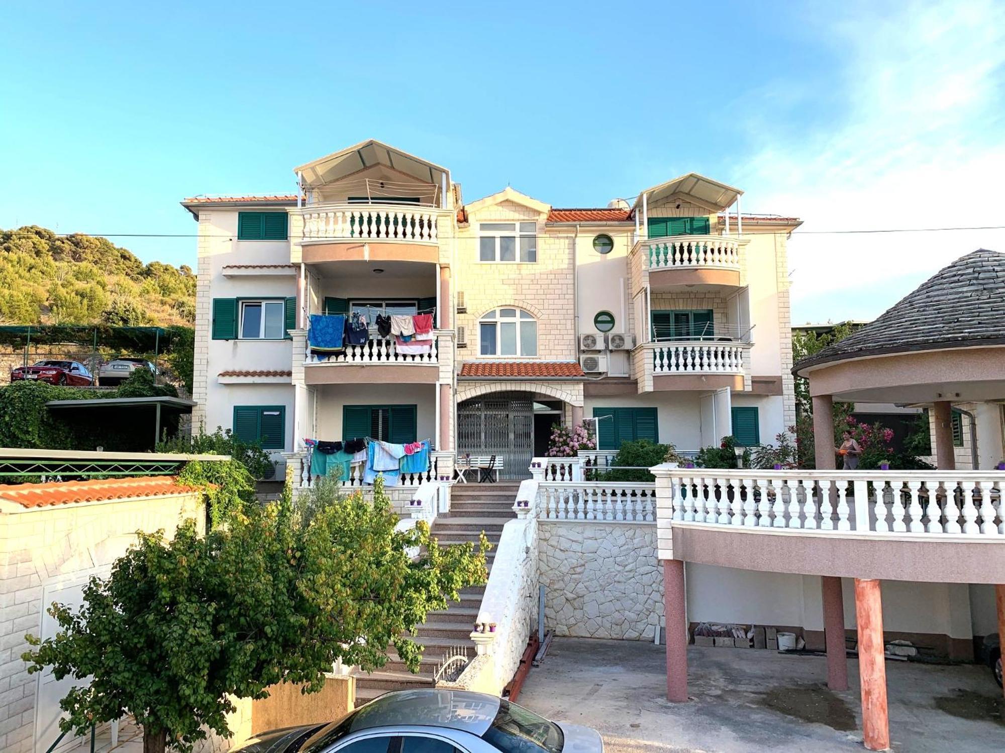 Apartments Bilo - Jela & Ivan Dolac Exterior photo